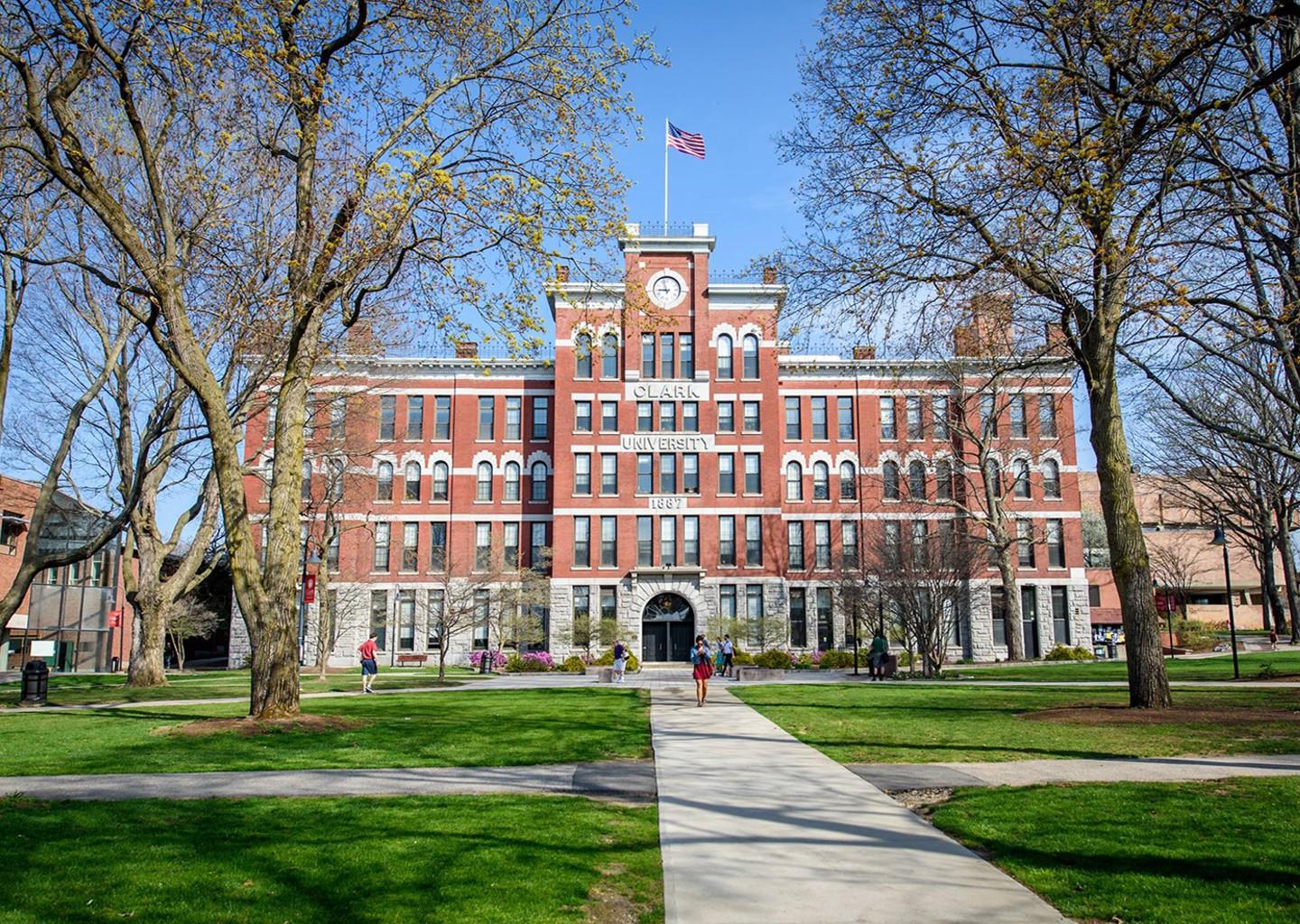Information on courses; rankings & fees for Clark University USA